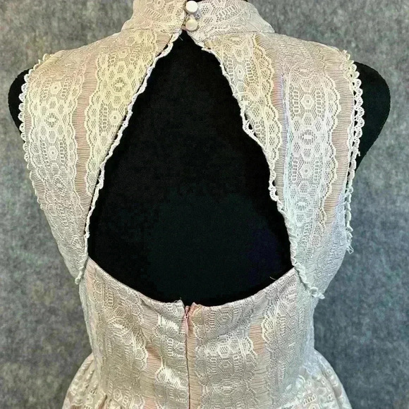 Altar’d State Light Peach Sleeveless Lace Dress - Medium - Picture 3 of 5